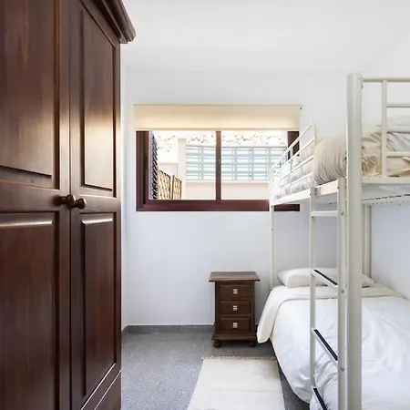 Eden Melicoton Scape Daire Candelaria