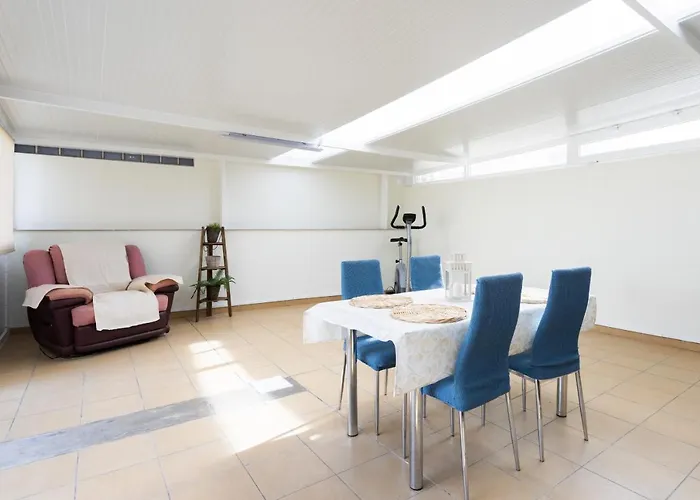 Eden Melicoton Scape Daire Candelaria